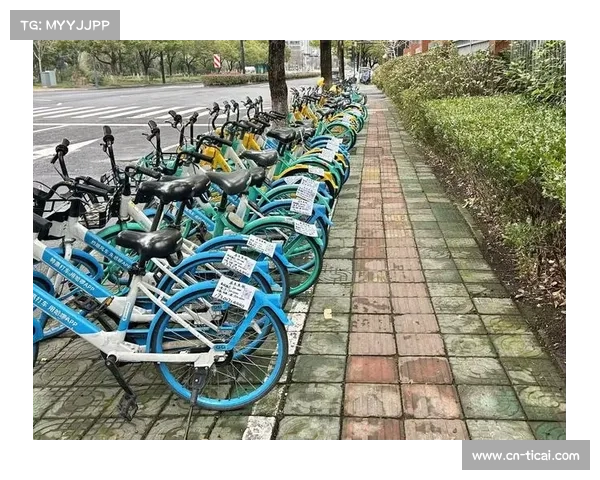 天津大爷组队骑共享单车游滨海新区，创吉尼斯最长队列纪录